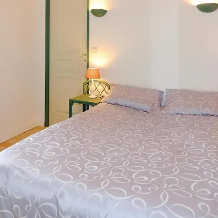 Five-bedroom Holiday In Chiavari * Coti-Chiavari (Corsica)