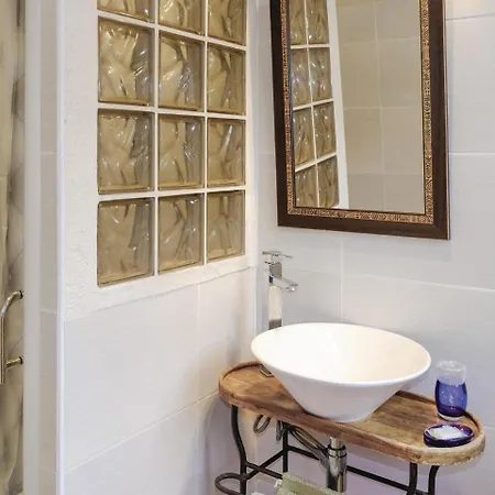 Five-bedroom Holiday In Chiavari Holiday home Coti-Chiavari (Corsica)